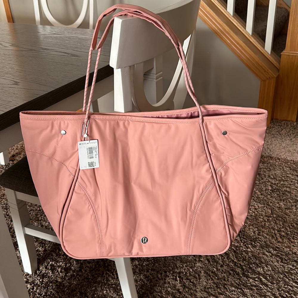 Lululemon Snap Tote 28L Pink Pastel